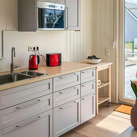 2 Bedroom Lovely In *
