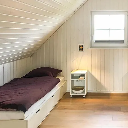 Hébergement de vacances 2 Bedroom Lovely In